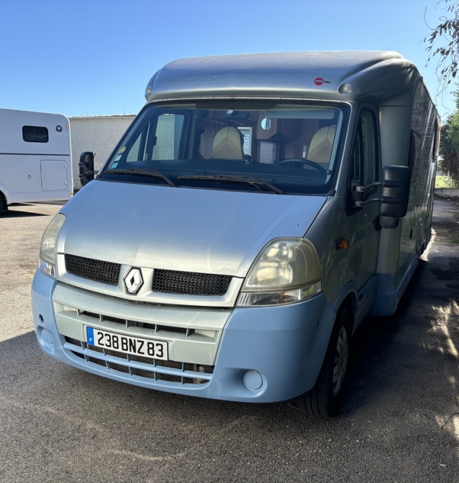 camping car BURSTNER DELFIN  T695 modèle 2006